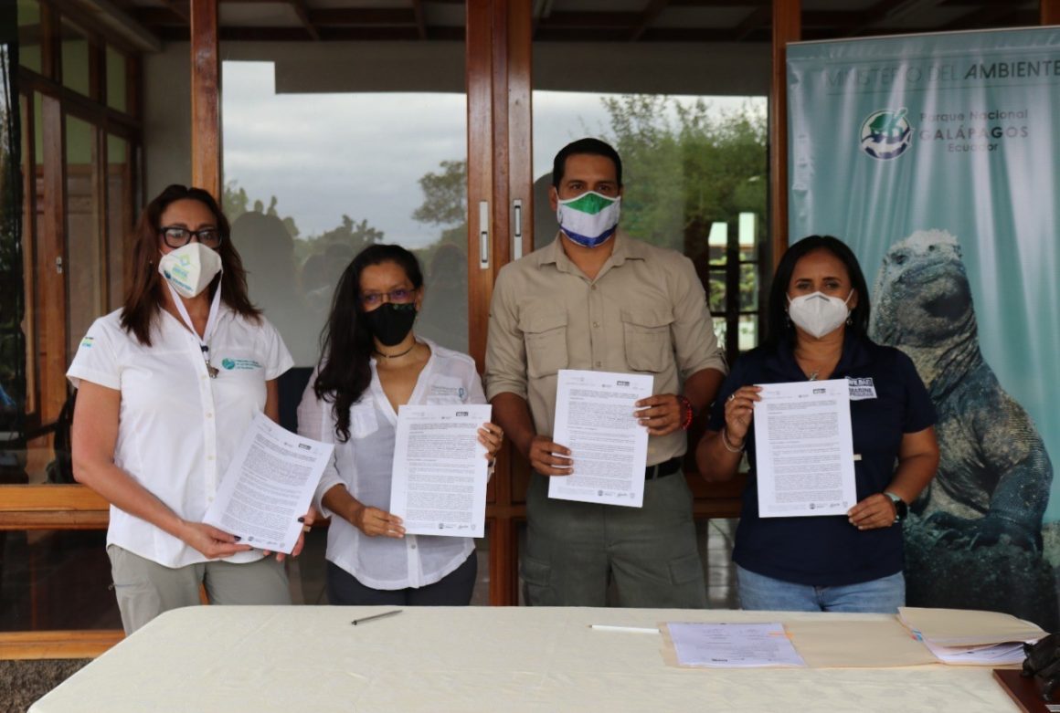 fondo-2-1 WildAid promueve firma de convenio con Dirección del Parque Nacional Galápagos, FIAS y Conservación Internacional para diseñar un Fondo para la Reserva Marina de Galápagos
