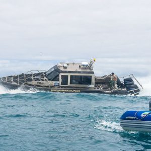 WildAid entregó la embarcación de patrulla más rápida y avanzada de la historia del Parque Nacional Galápagos