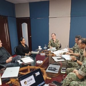 1-18.jpeg WildAid y la Armada realizan coordinaciones para el combate a la pesca ilegal, no declarada y no reglamentada en el Ecuador.
