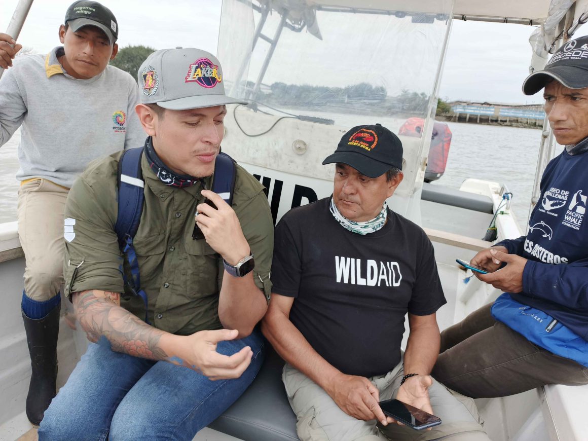 Uso de tecnología para apoyar la protección de los manglares se analiza junto a pescadores artesanales