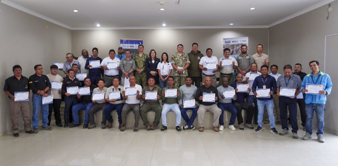 web m 003 CAPACITACIÓN EN MOTORES FUERA DE BORDA FORTALECE EL CONTROL Y VIGILANCIA MARINO-COSTERO EN ECUADOR