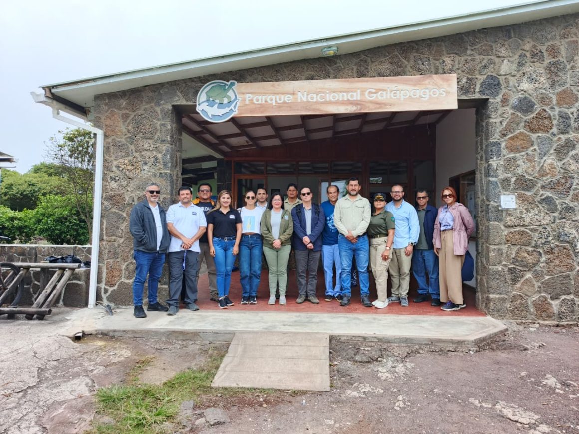 WhatsApp Image 2025-10-16 at 10.51.31 AM ECUADOR COMPARTE SU EXPERIENCIA EN EL MANEJO DE ÁREAS MARINO–COSTERAS PROTEGIDAS CON REPÚBLICA DOMINICANA