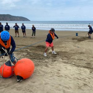 ACTORES LOCALES DE PUERTO LÓPEZ SE CAPACITAN EN PROTOCOLOS DE DESENMALLE DE MEGAFAUNA MARINA