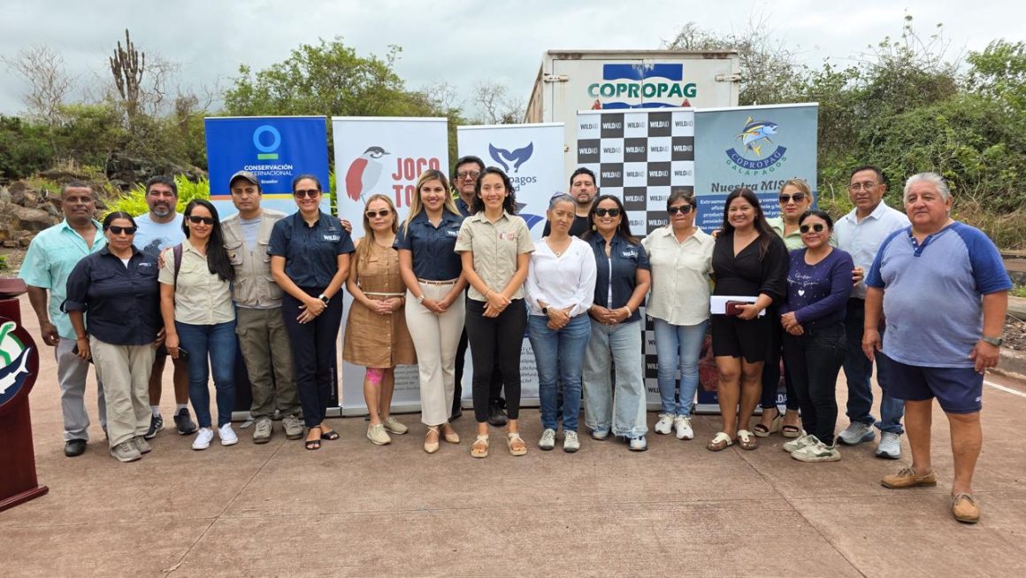 WhatsApp Image 2026-08-28 at 13.40.55 WILDAID, FUNDACIÓN JOCOTOCO Y CONSERVACIÓN INTERNACIONAL ENTREGAN A COPROPAG UNA NUEVA PRODUCTORA DE HIELO PARA FORTALECER LA PESCA ARTESANAL EN GALÁPAGOS